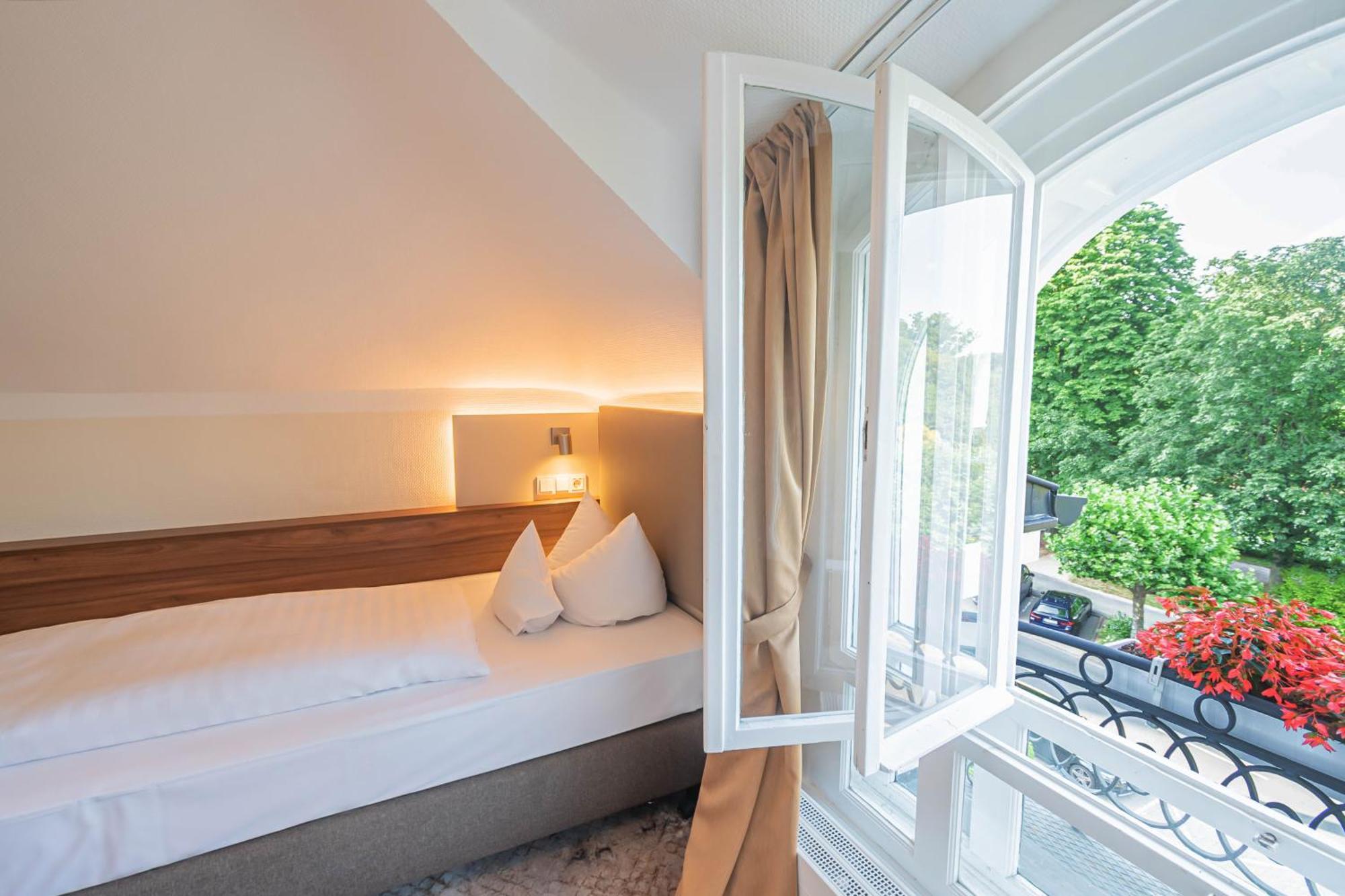 Hotel Villa am Kurpark Bad Homburg vor der Höhe Exteriör bild
