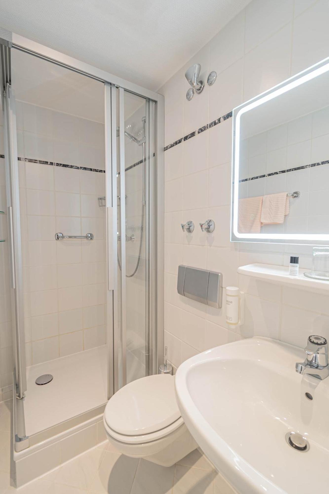 Hotel Villa am Kurpark Bad Homburg vor der Höhe Rum bild